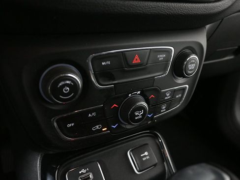 Used 2020 Jeep Compass Limited image 14