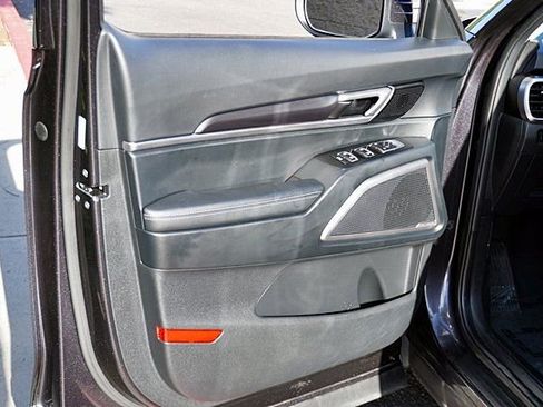Used 2025 Kia Telluride S AWD/4WD image 23