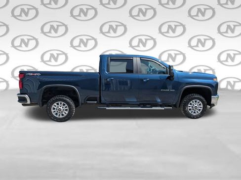 Used 2021 Chevrolet Silverado 2500 LT AWD/4WD image 18