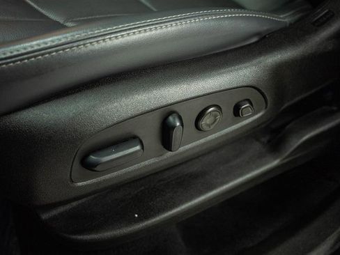 Used 2024 Buick Enclave Premium image 16