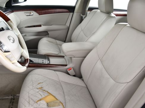 Used 2012 Toyota Avalon Limited FWD image 38