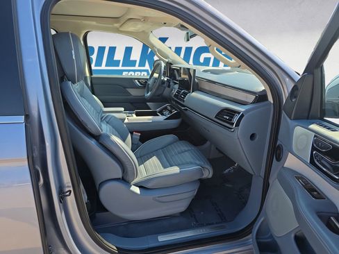 Used 2024 Lincoln Navigator Black Label image 15