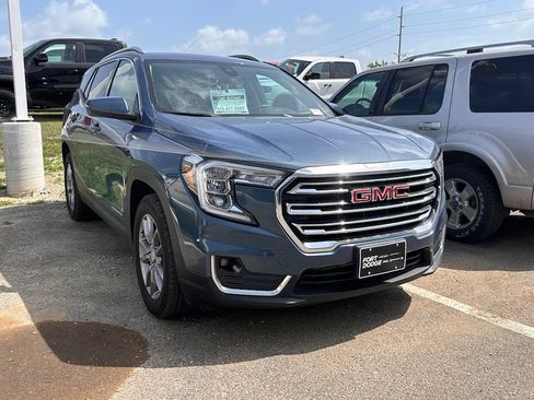 Used 2024 GMC Terrain SLT AWD/4WD image 3