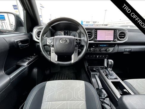 Used 2021 Toyota Tacoma TRD Off-Road image 9