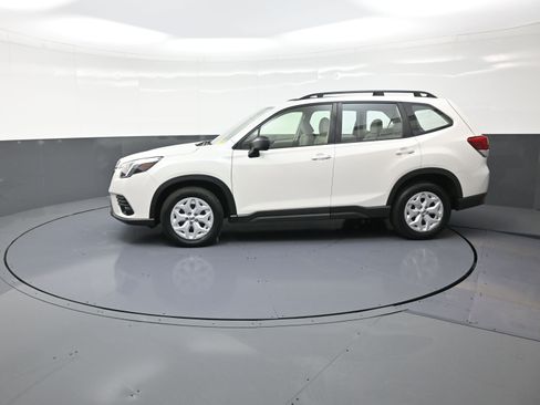 Used 2022 Subaru Forester Base image 6