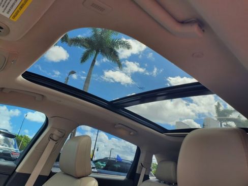 Used 2022 Lincoln Nautilus Reserve image 12