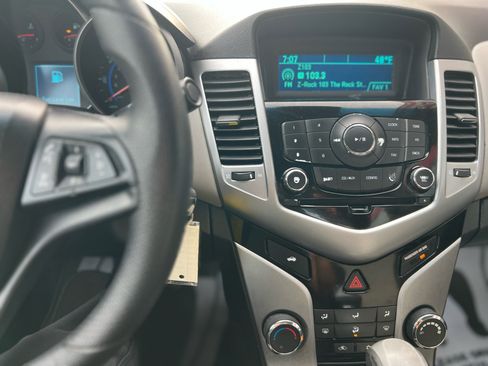 Used 2015 Chevrolet Cruze LS image 17