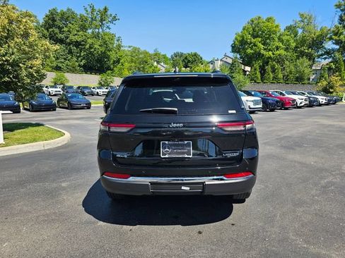 Used 2023 Jeep Grand Cherokee Limited w/ Luxury Tech Group II AWD/4WD image 10