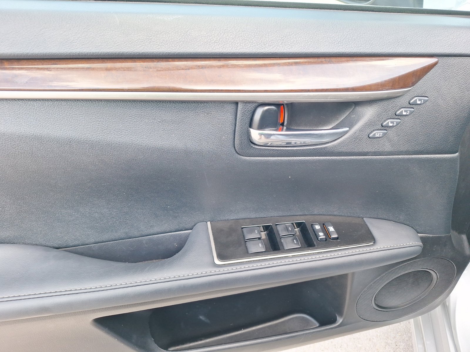 Used 2017 Lexus ES 350 w/ Premium Package FWD image 16