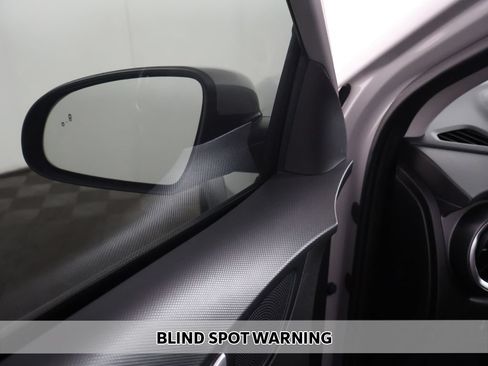 Used 2023 Hyundai Kona Limited w/ Cargo Package FWD image 7