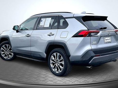Used 2020 Toyota RAV4 Limited AWD/4WD image 4