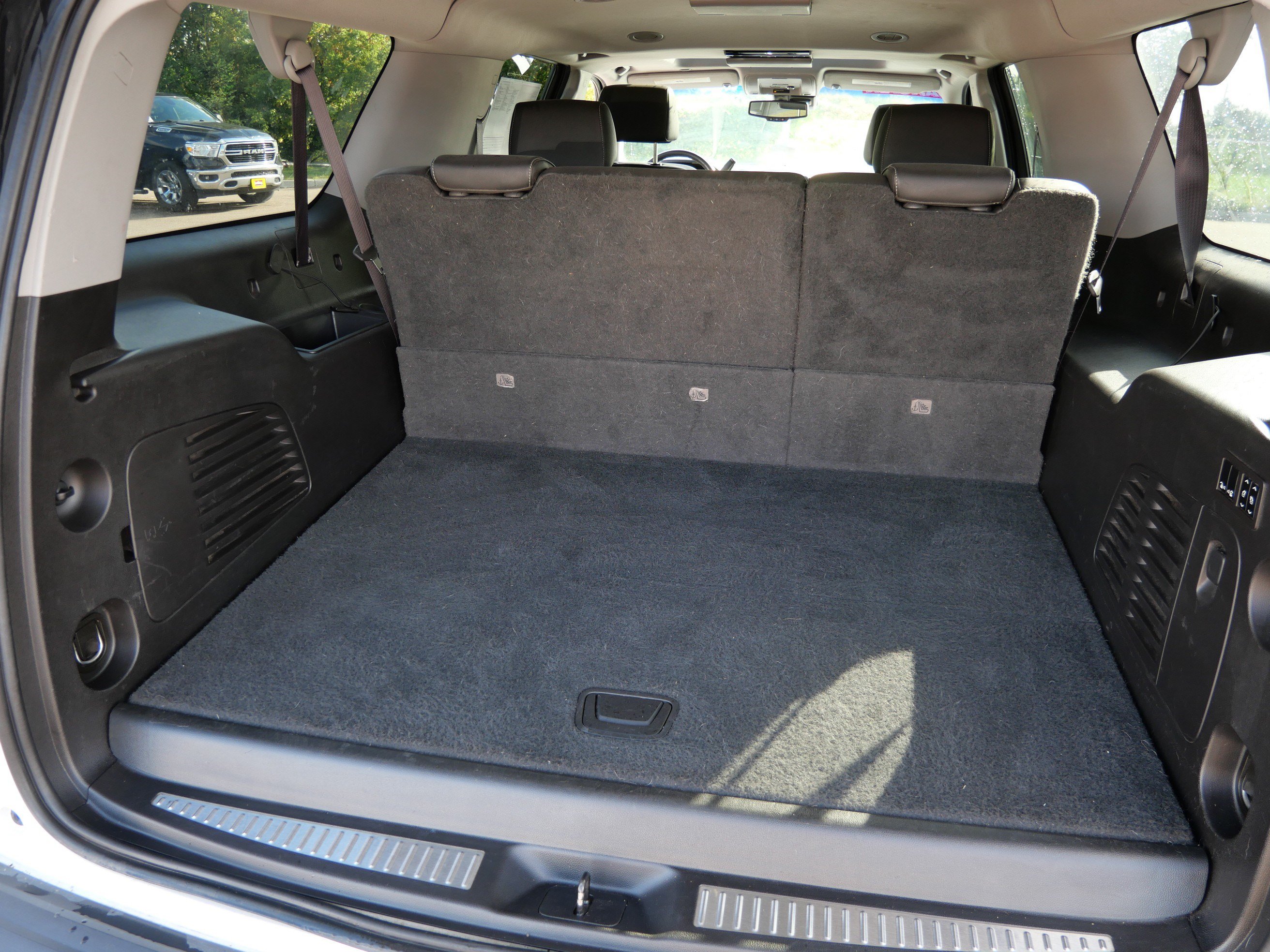 Used 2015 Chevrolet Suburban LTZ AWD/4WD image 19
