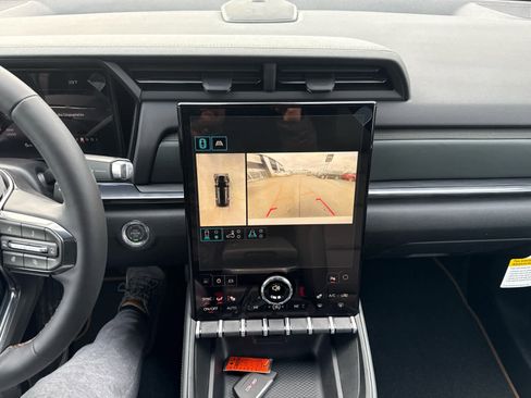 New 2026 GMC Terrain AT4 w/ Technology Package II image 21