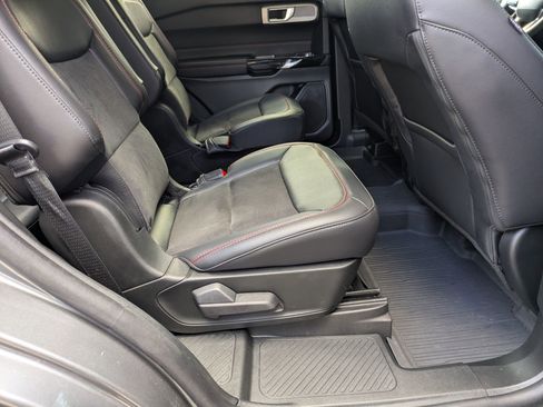 Certified 2024 Ford Explorer ST-Line w/ Class IV Trailer Tow Package image 38