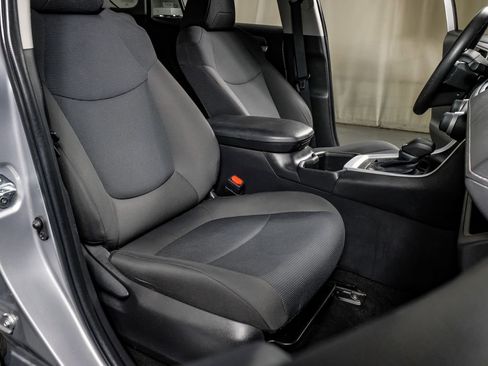 Used 2022 Toyota RAV4 LE image 29