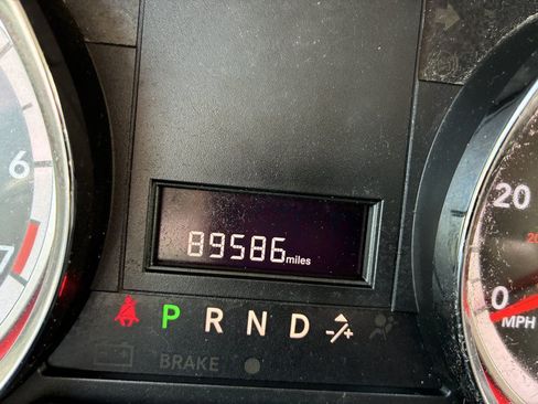 Used 2019 Dodge Grand Caravan SE FWD image 8