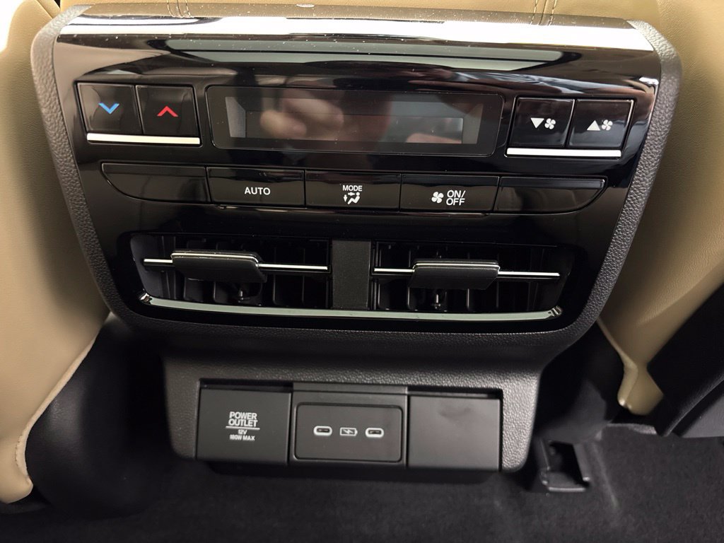 Certified 2026 Acura MDX w/ Technology Package FWD image 24