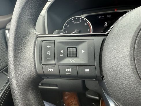 Used 2023 Nissan Rogue SV image 19