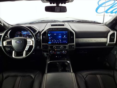 Used 2022 Ford F250 Platinum image 10