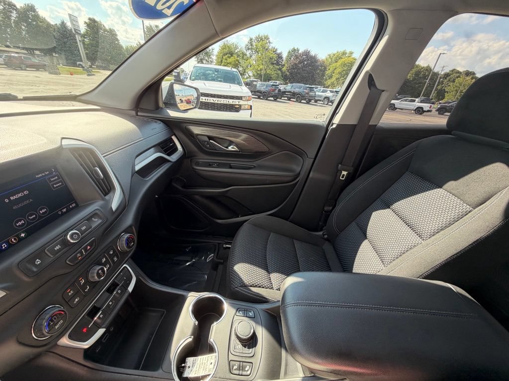 Used 2022 GMC Terrain SLE w/ Driver Convenience Package FWD image 13