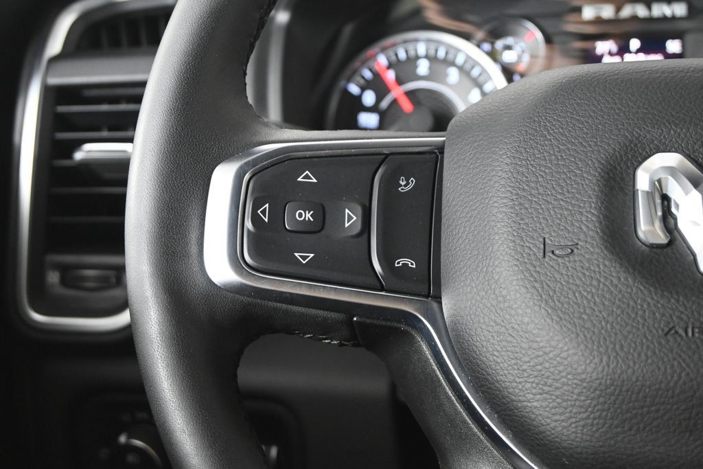 Used 2025 RAM 1500 Big Horn AWD/4WD image 35
