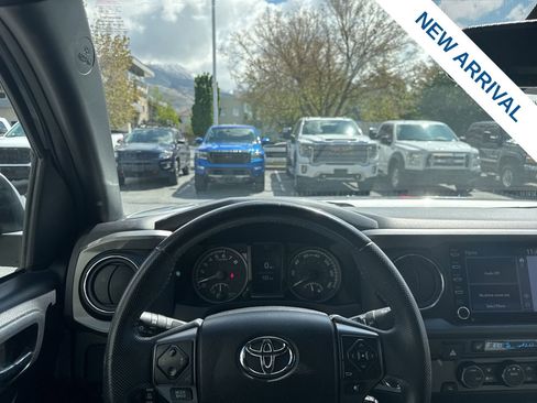 Used 2020 Toyota Tacoma TRD Off-Road w/ Technology Package RWD image 20