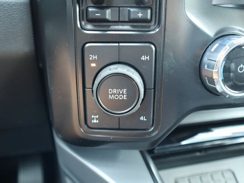 New 2026 Ford F250 Lariat w/ Black Appearance Package image 9