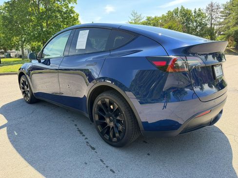 Used 2021 Tesla Model Y Long Range AWD/4WD image 7