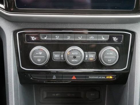 Certified 2023 Volkswagen Atlas SE w/ Black Wheel Package image 31