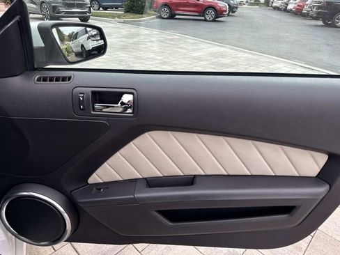 Used 2013 Ford Mustang Premium image 16