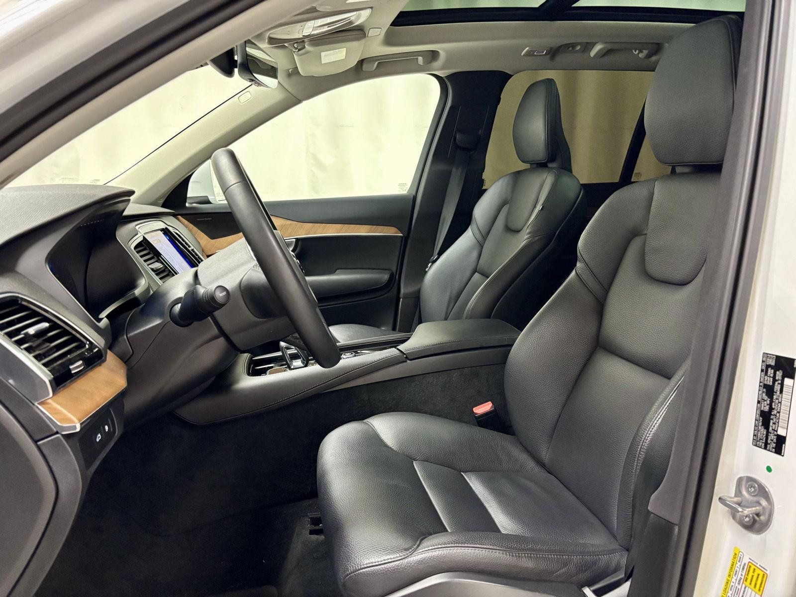 Used 2024 Volvo XC90 T8 Plus w/ Protection Package Premier AWD/4WD image 17