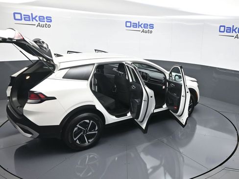 Certified 2023 Kia Sportage LX image 58