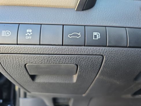 Used 2018 Toyota Camry SE image 28