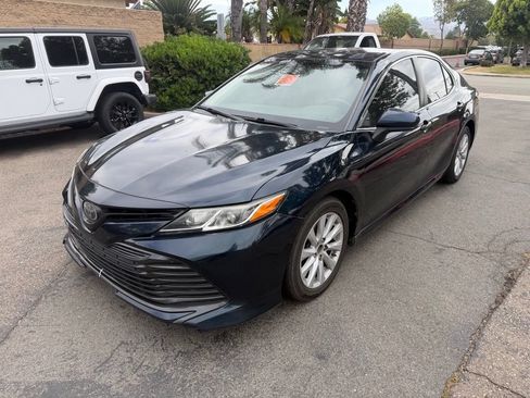 Used 2018 Toyota Camry LE FWD image 6