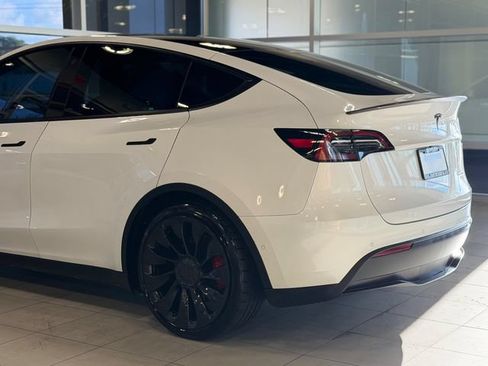 Used 2022 Tesla Model Y Performance AWD/4WD image 13