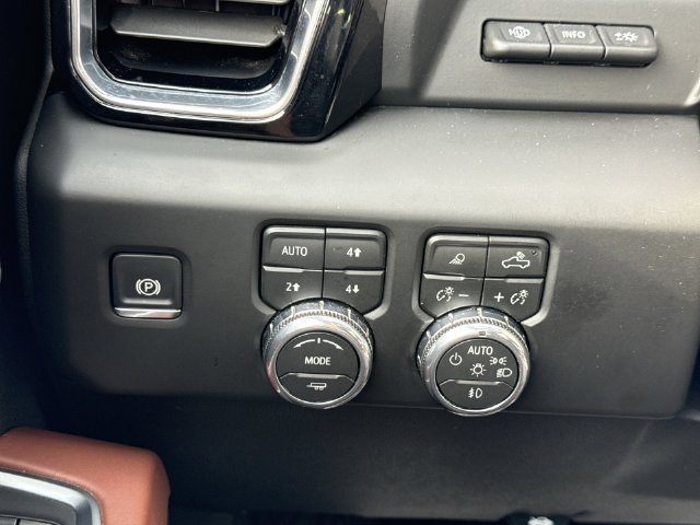 Certified 2026 GMC Sierra 3500 Denali Ultimate AWD/4WD image 17