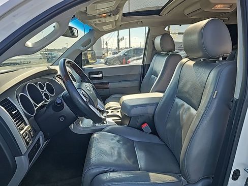 Used 2014 Toyota Sequoia Platinum image 3