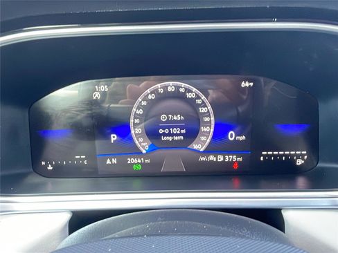 Used 2025 Volkswagen Taos SE image 24