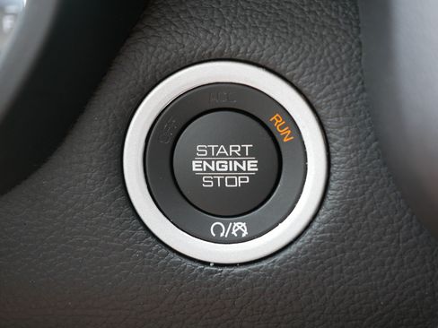 Used 2022 RAM 1500 Big Horn AWD/4WD image 29