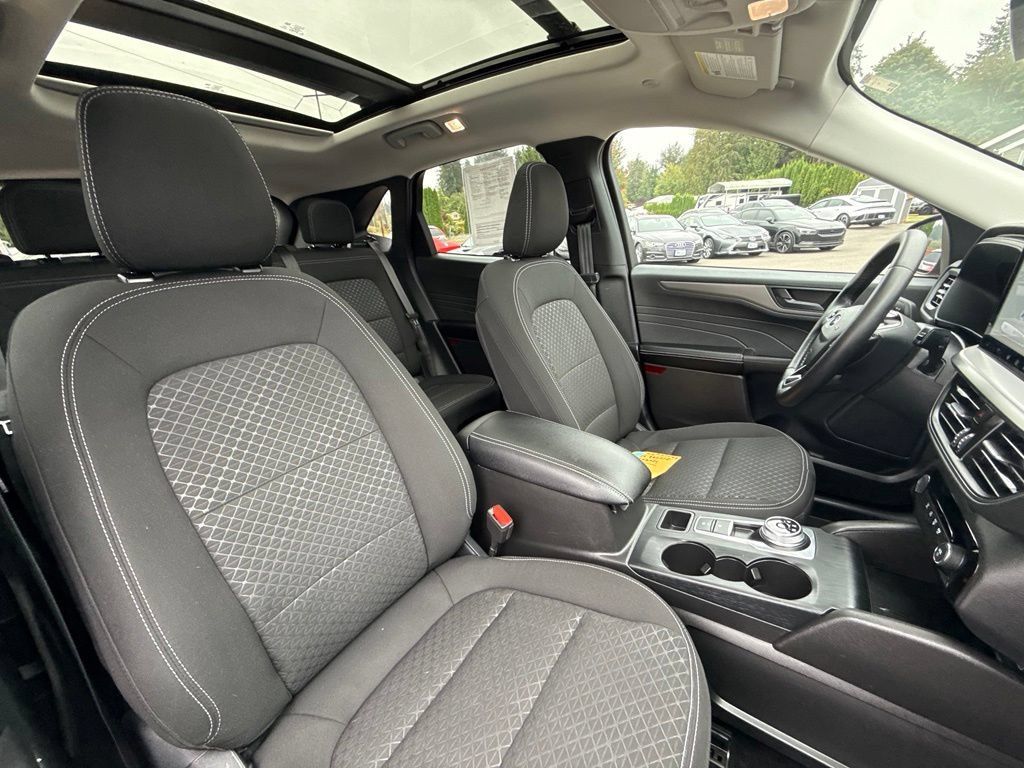 Used 2024 Ford Escape Active w/ Tech Pack #1 AWD/4WD image 19