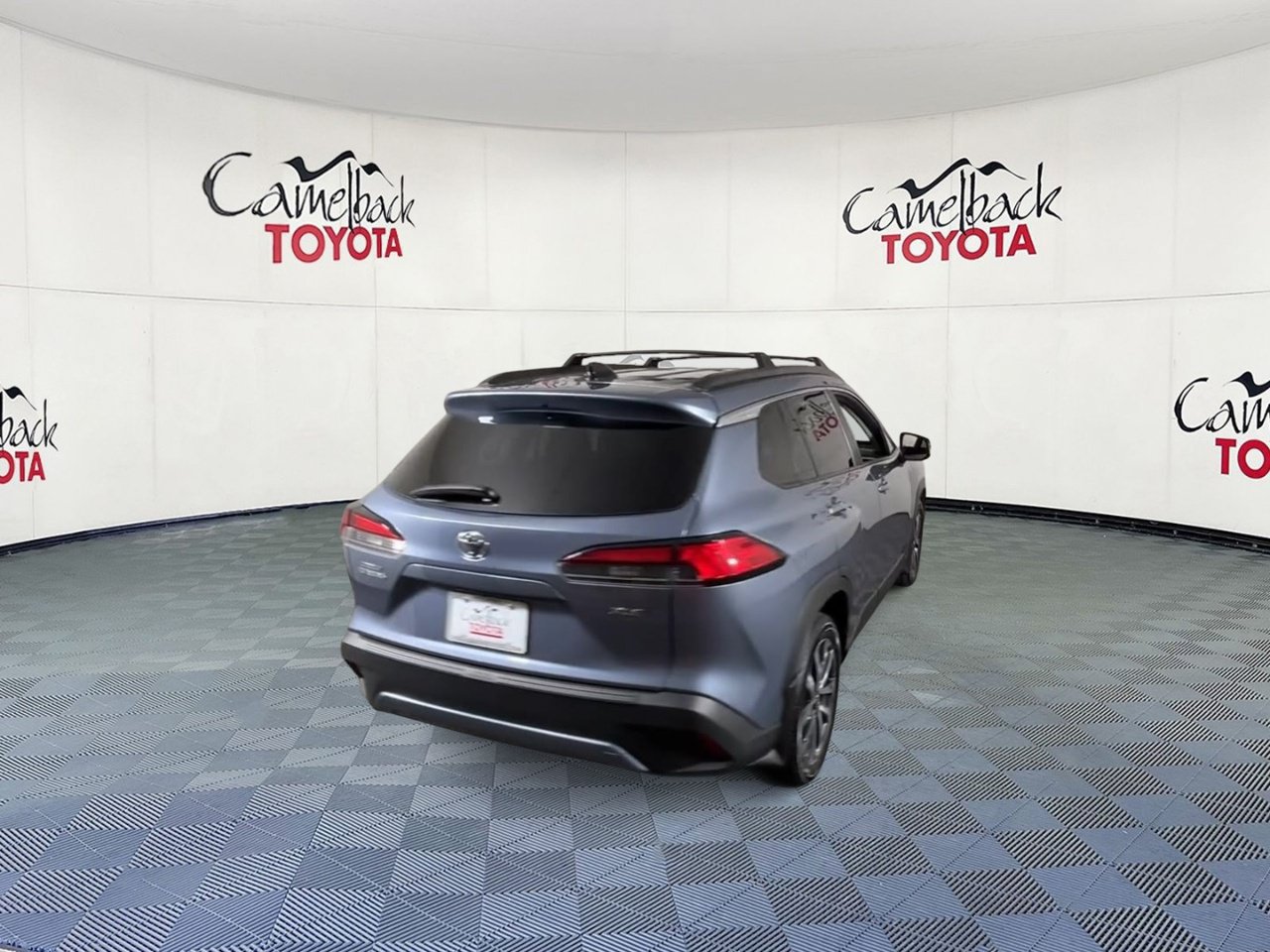 Used 2025 Toyota Corolla Cross XLE w/ Convenience Package FWD image 9