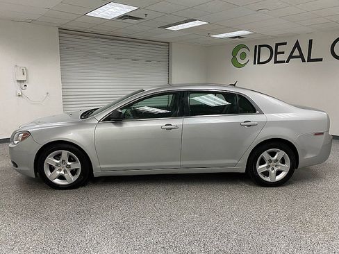 Used 2011 Chevrolet Malibu LS image 8
