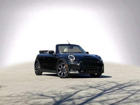 Used 2024 MINI Cooper S image 2