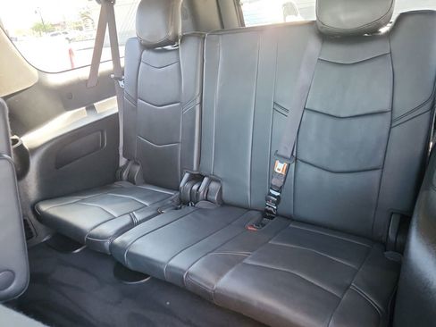 Used 2018 Cadillac Escalade ESV Platinum AWD/4WD image 11