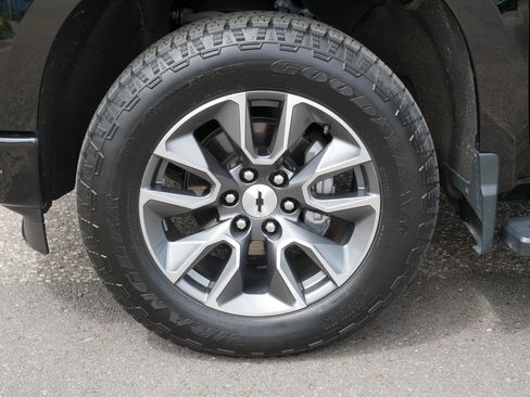 Used 2023 Chevrolet Silverado 1500 RST w/ Z71 Off-Road Package AWD/4WD image 15