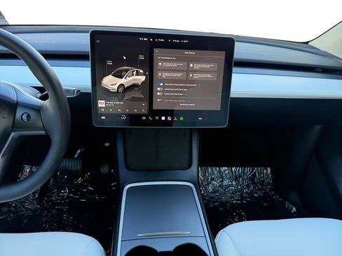 Used 2023 Tesla Model Y Long Range AWD/4WD image 15