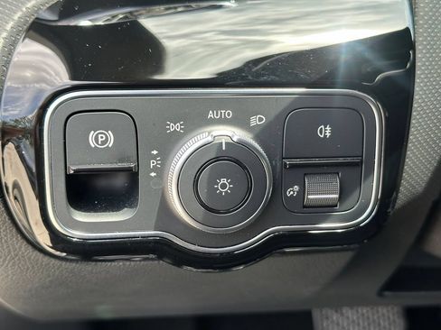 Used 2021 Mercedes-Benz A 220 image 24