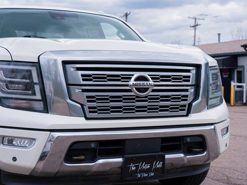 Used 2020 Nissan Titan Platinum Reserve AWD/4WD image 9