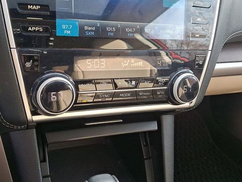 Used 2018 Subaru Outback 2.5i Limited image 17