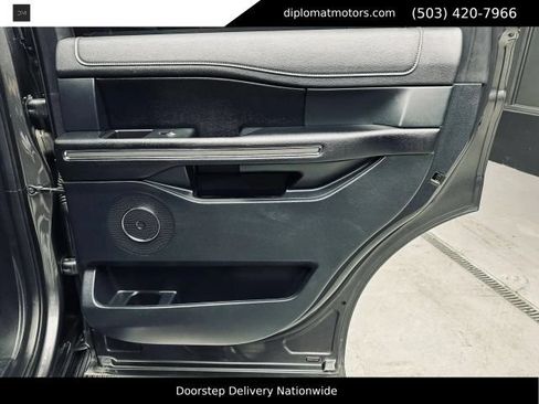 Used 2020 Ford Expedition XLT w/ Equipment Group 202A AWD/4WD image 32